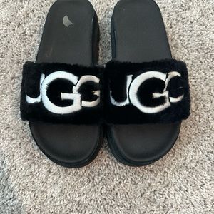 UGG Fuzzy Sandals-Black-Size 8